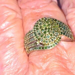 🔥🔥🔥SALE NWT 1 full carat Natural Green diamond ring 
size 7